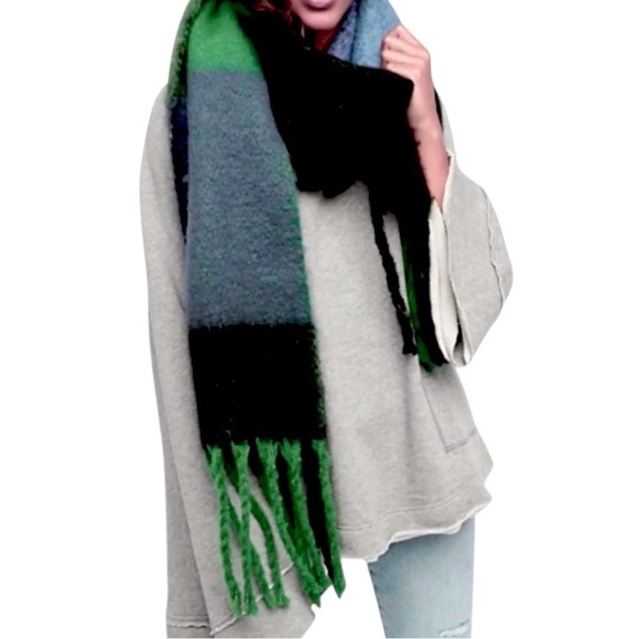 Free People Plaid Fringed Shawl Blue Green Oversized Wrap Fringe Scarf Fluffy - Picture 7 of 13